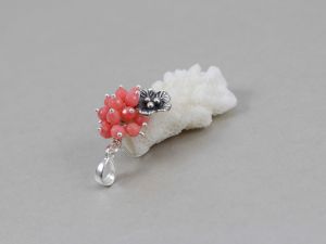 chileart biżuteria koral biały koral różowy srebro wisior
